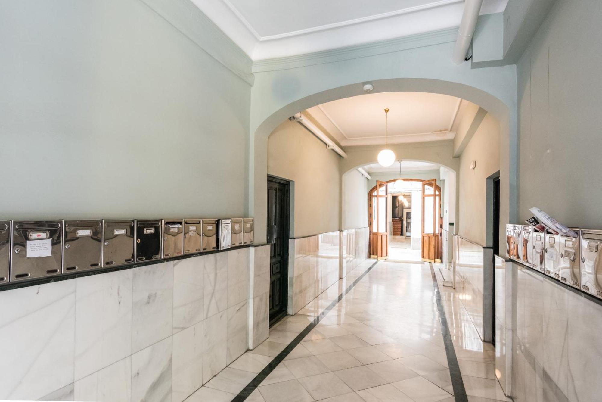 Downtown Jacuzzi Apartment Мадрид Екстериор снимка