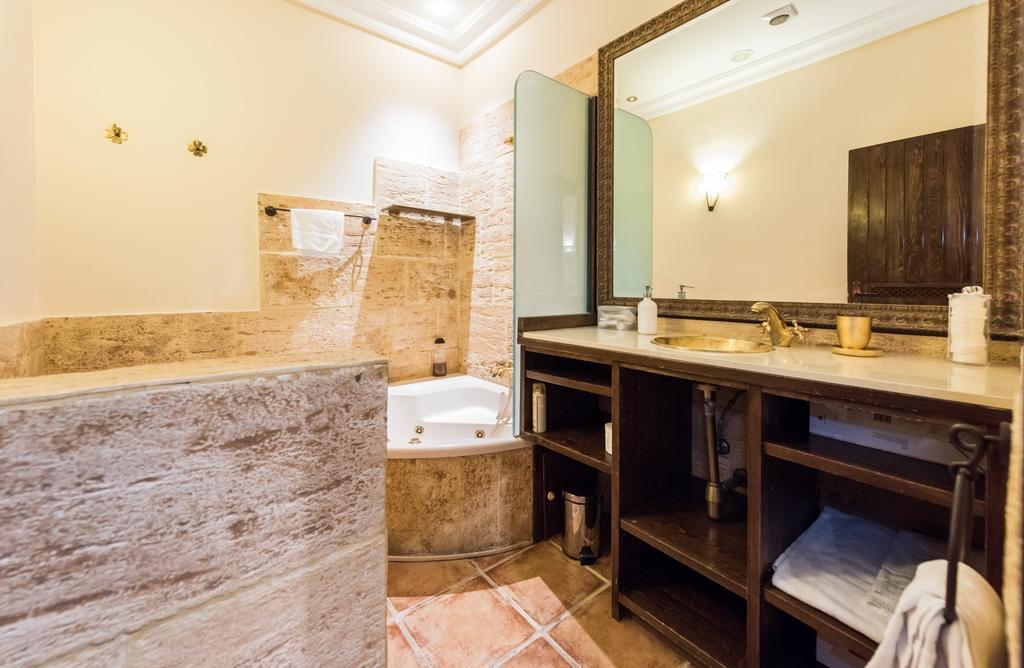 Downtown Jacuzzi Apartment Мадрид Екстериор снимка
